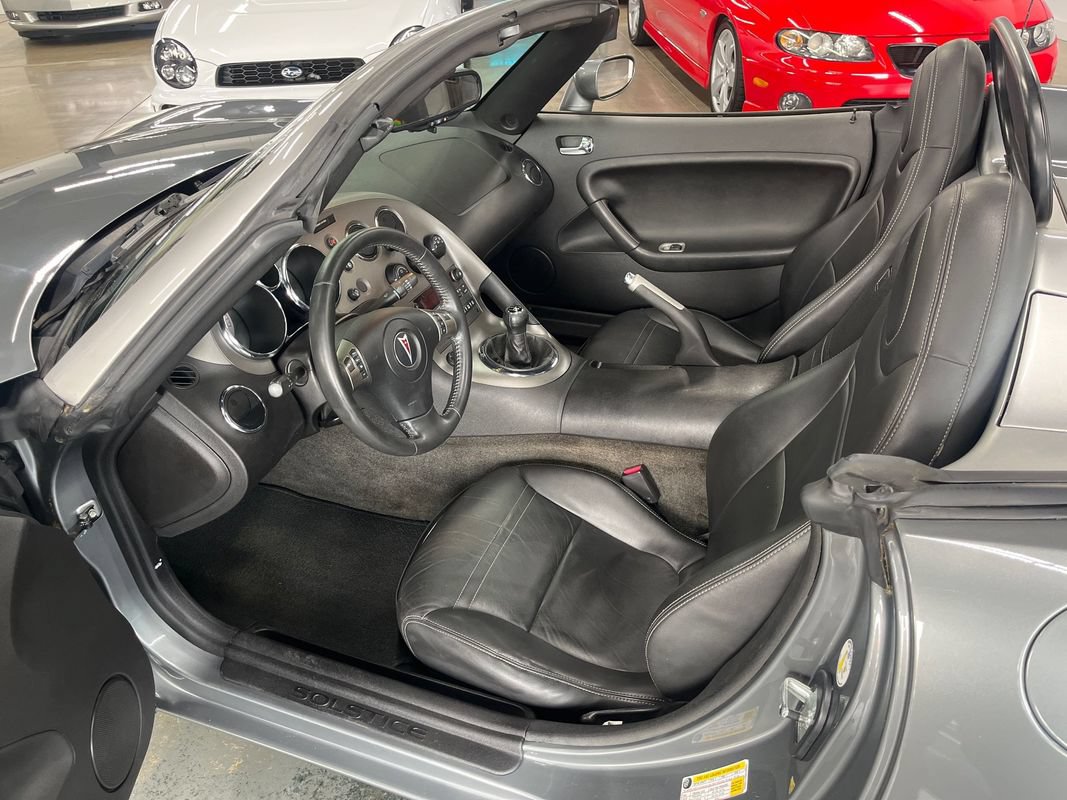 Used 2007 Pontiac Solstice Convertible w/ Premium Package RWD image 39
