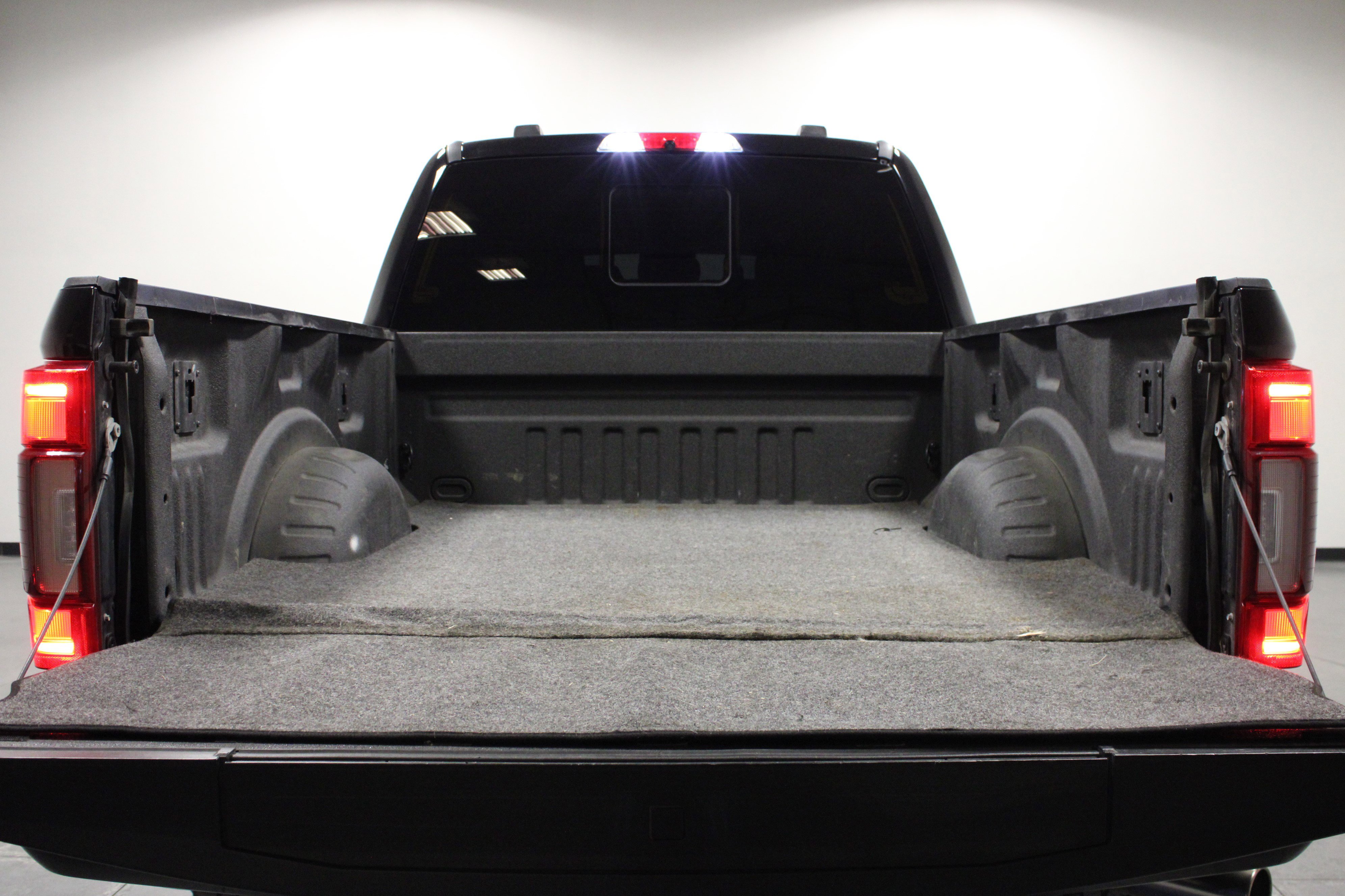 Used 2022 Ford F250 Platinum w/ FX4 Off-Road Package image 14