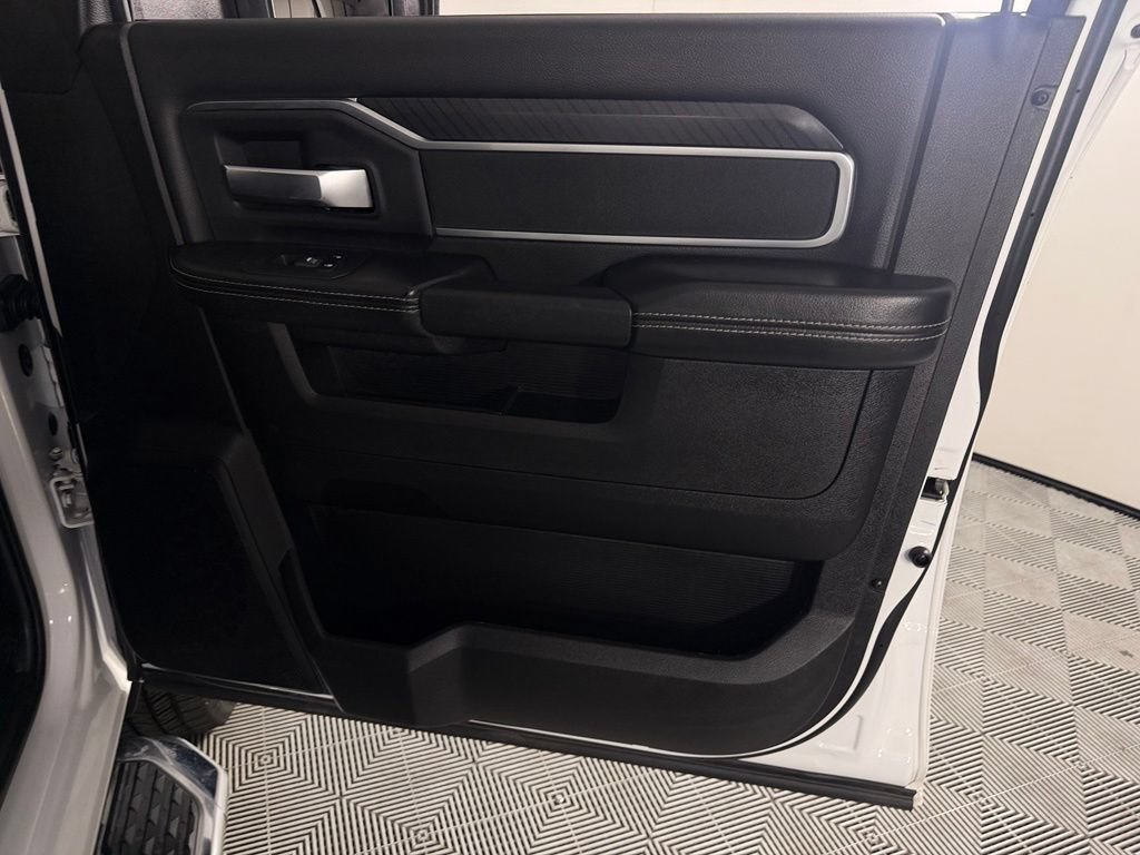 Certified 2025 RAM 2500 Big Horn AWD/4WD image 32