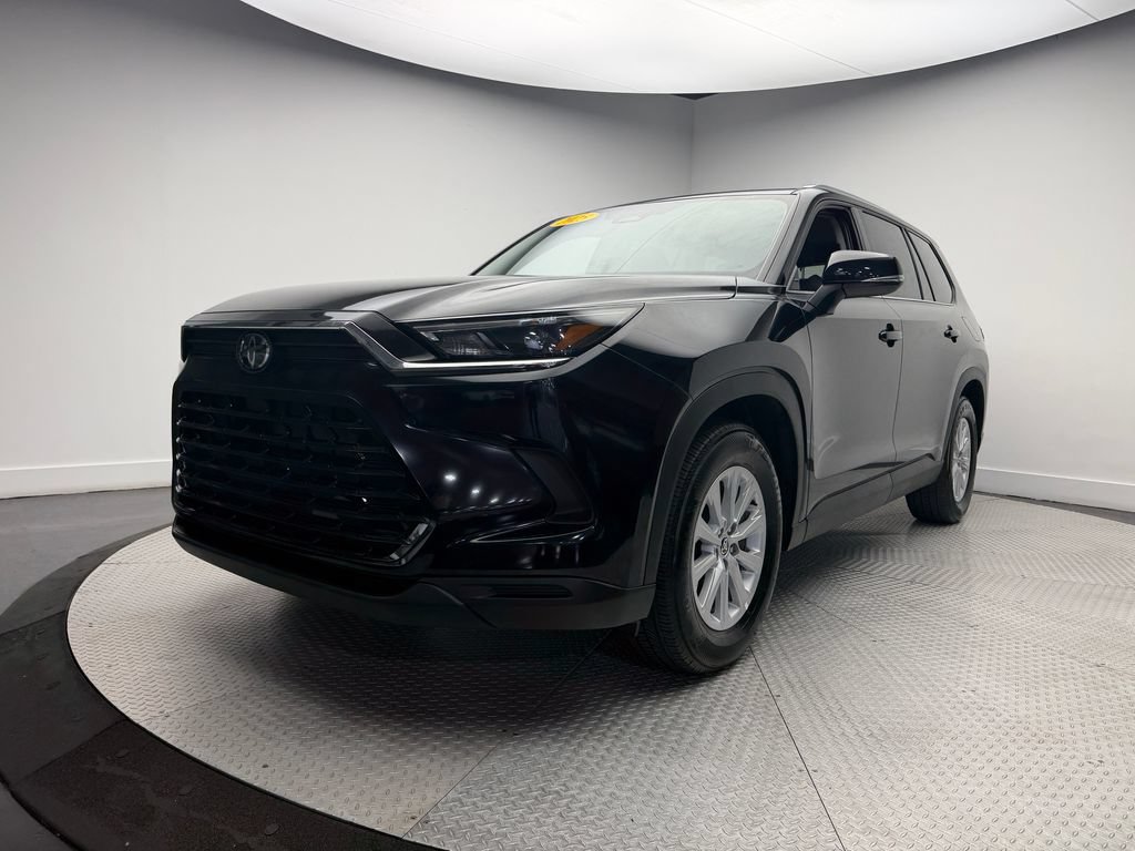 Used 2025 Toyota Grand Highlander AWD image 3