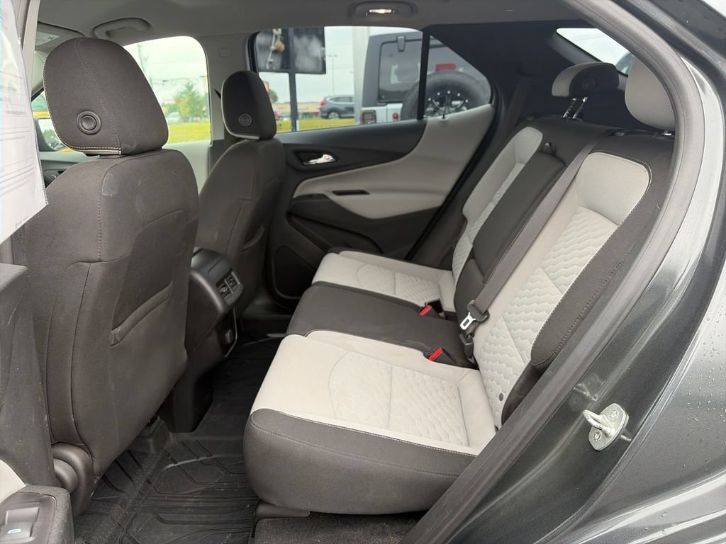 Used 2018 Chevrolet Equinox LS FWD image 23