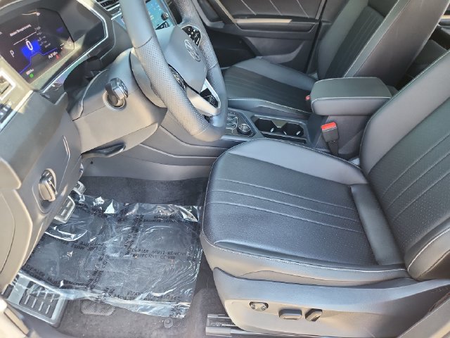 Certified 2024 Volkswagen Tiguan SE R-Line w/ MDO Package, Two-Row AWD/4WD image 7