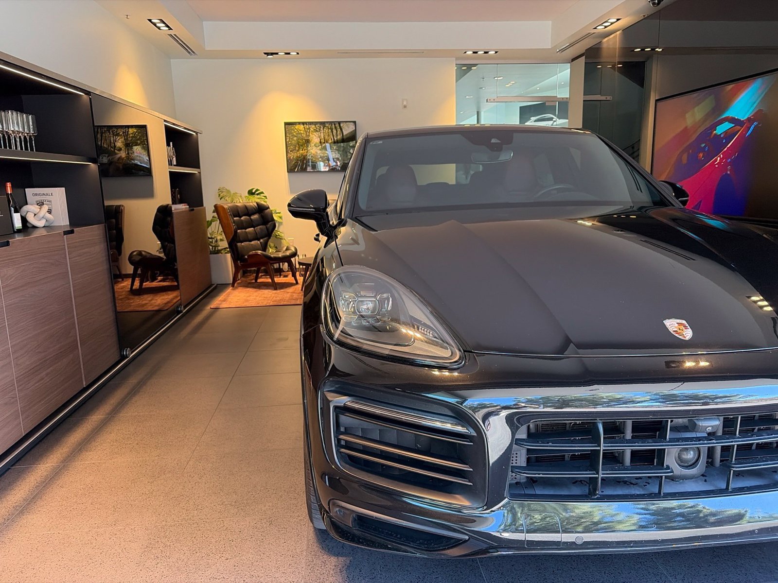 Used 2023 Porsche Cayenne GTS AWD/4WD image 1