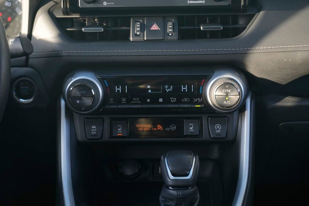 Used 2022 Toyota RAV4 XLE Premium image 40