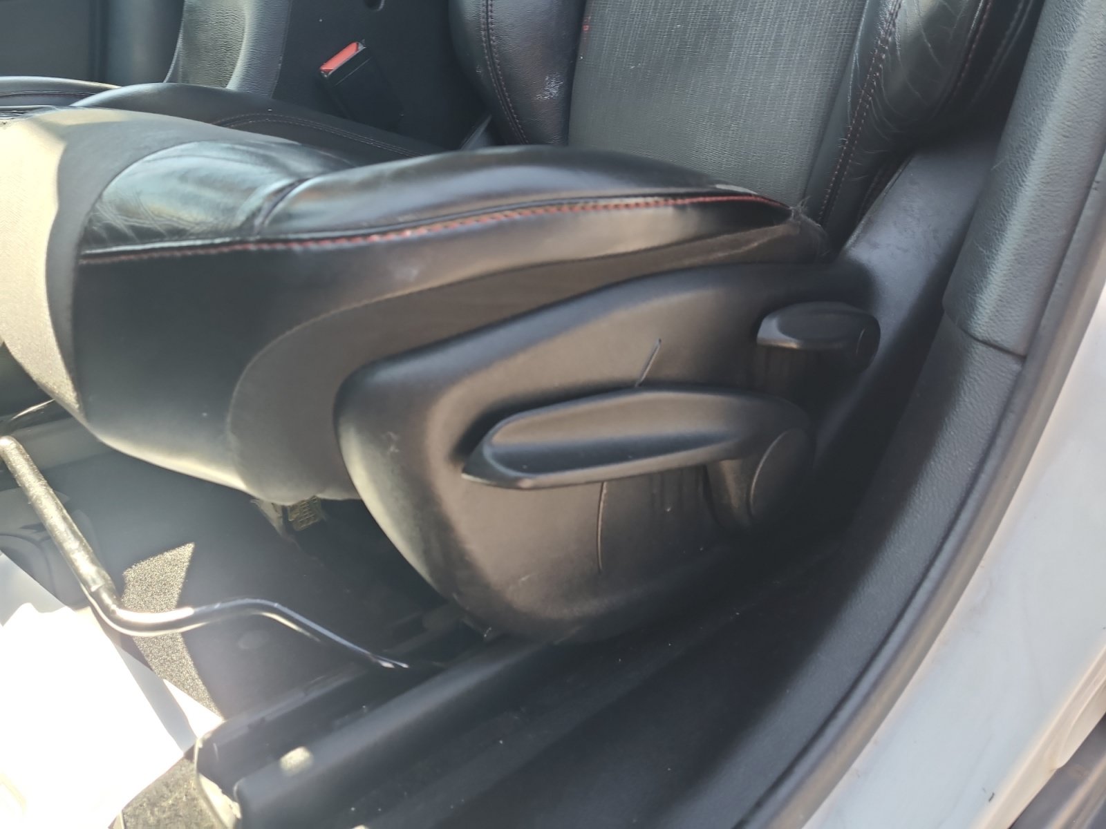Used 2015 Jeep Cherokee Trailhawk AWD/4WD image 13