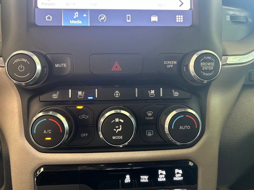 Used 2022 RAM 1500 Laramie AWD/4WD image 52