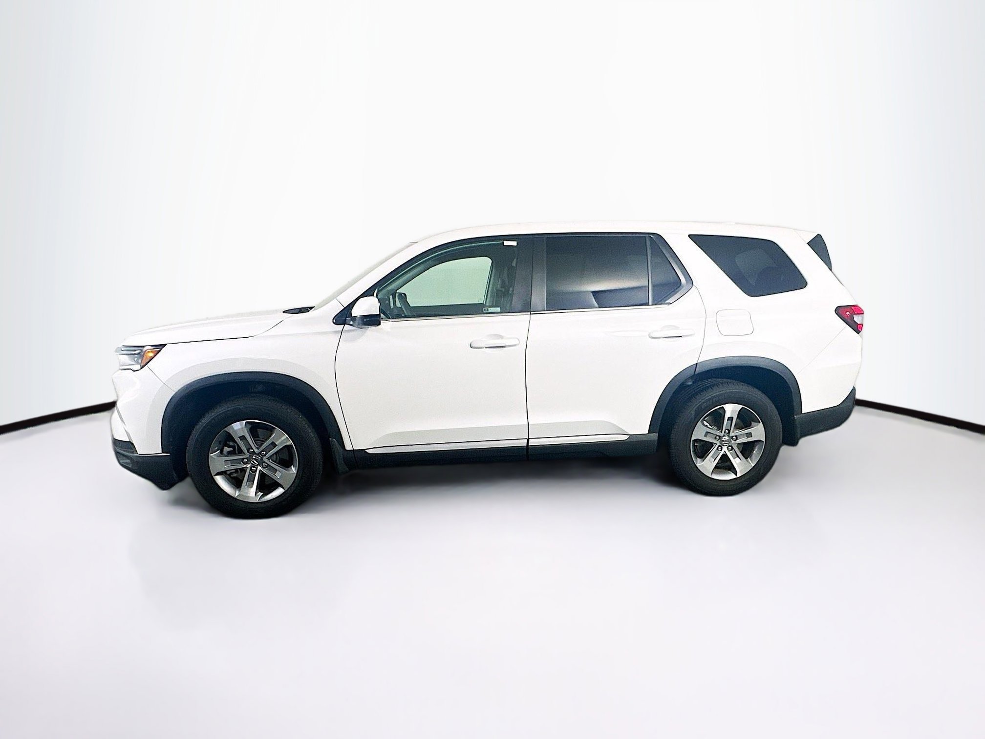 Used 2025 Honda Pilot EX-L image 4
