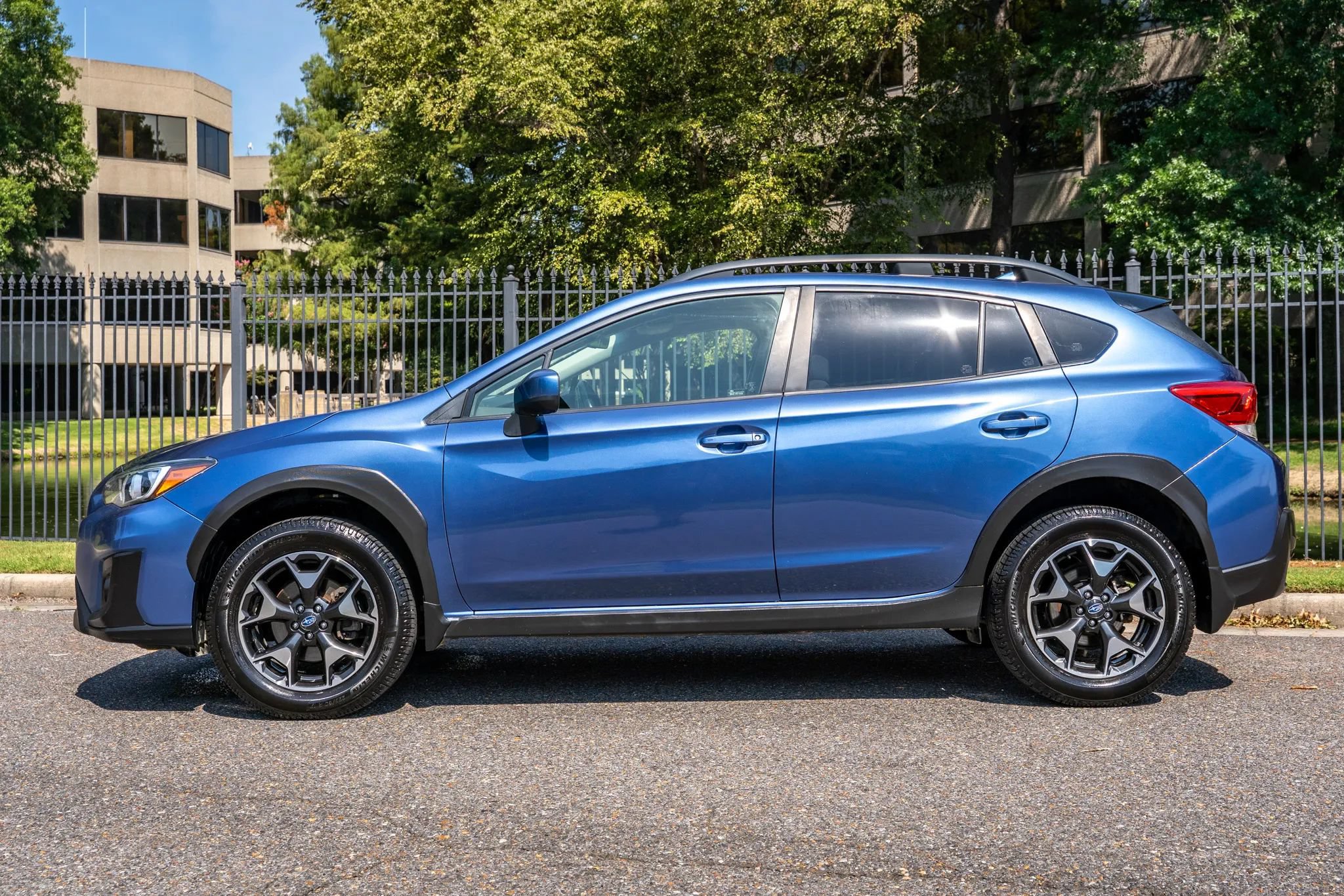 Used 2020 Subaru Crosstrek 2.0i Premium w/ Moonroof Package 1 AWD/4WD image 9