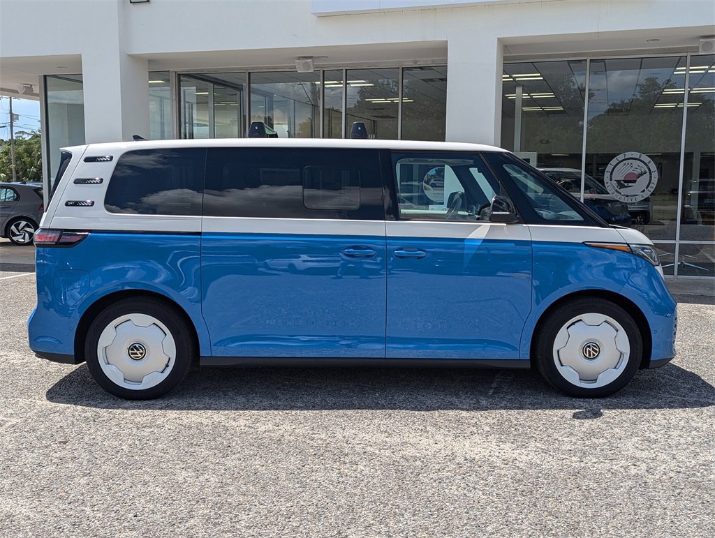 New 2025 Volkswagen ID. Buzz 1st Edition image 8