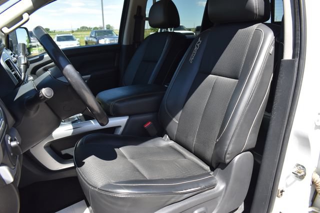 Used 2017 Nissan Titan PRO-4X AWD/4WD image 15