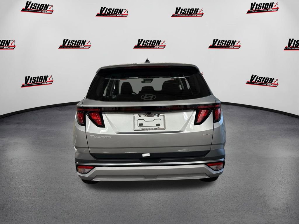 New 2026 Hyundai Tucson SE image 6