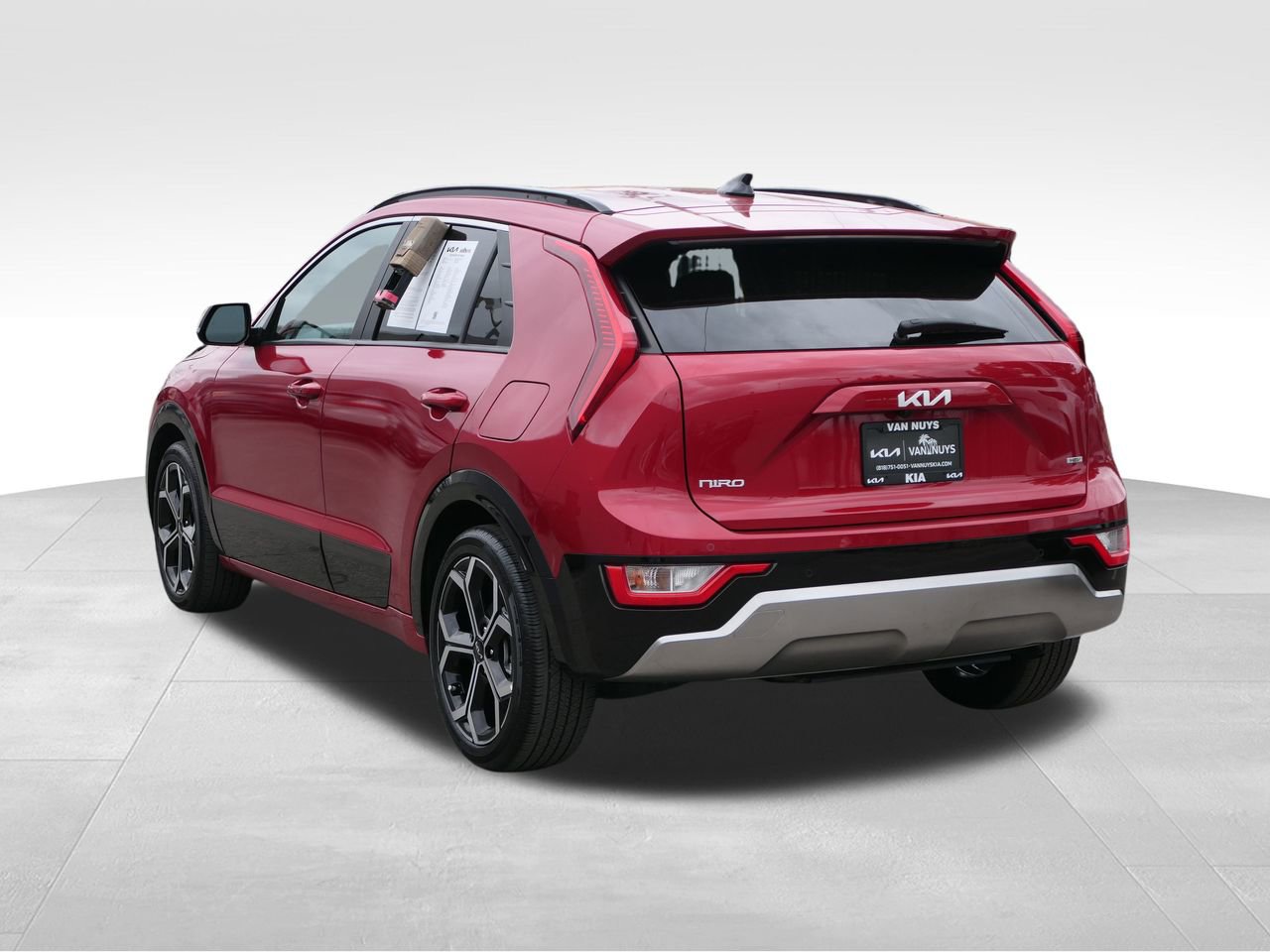 Used 2023 Kia Niro EX Touring image 6