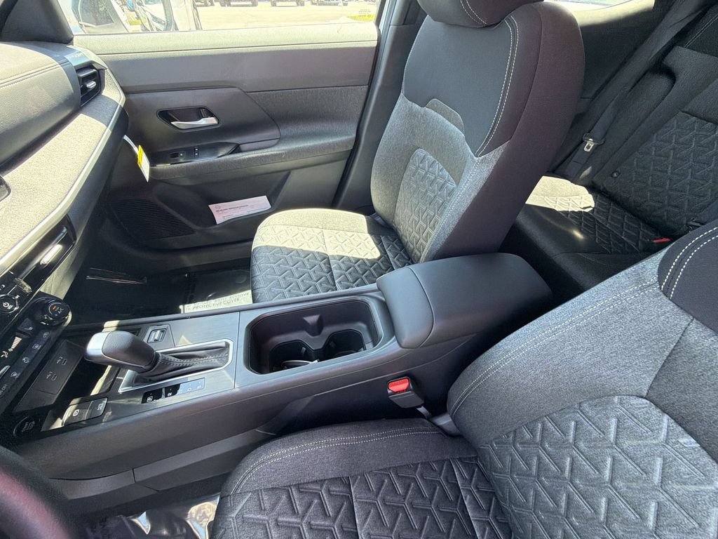 New 2026 Nissan Kicks SV w/ Cold Weather Package AWD/4WD image 17