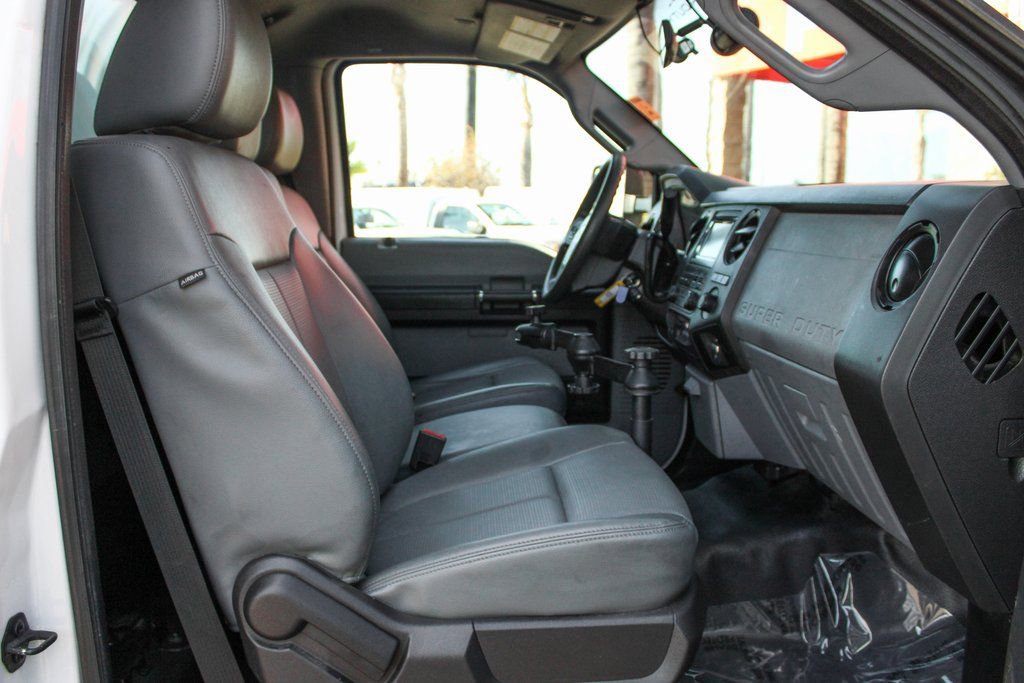 Used 2015 Ford F550 2WD Regular Cab Super Duty image 39
