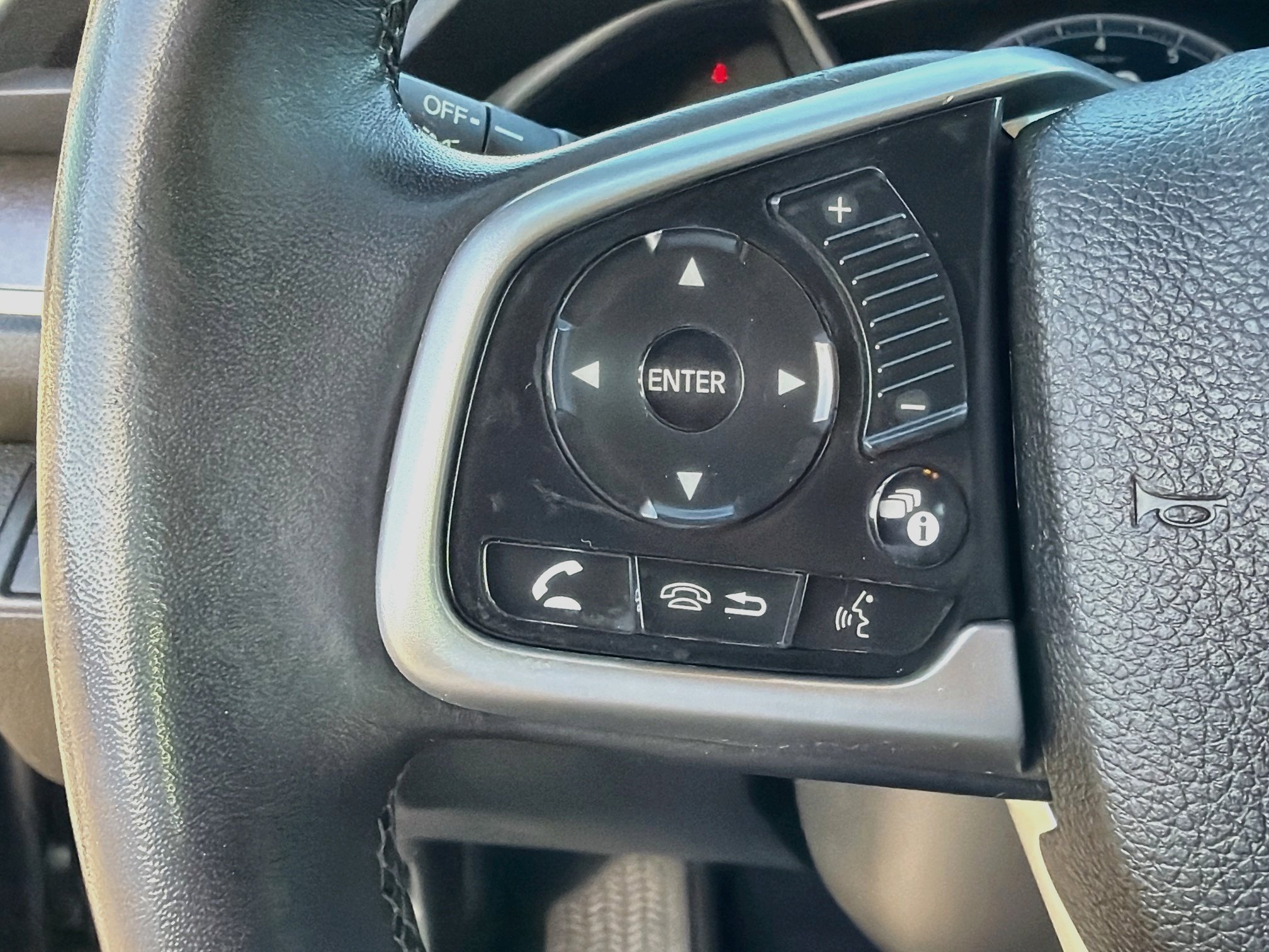 Used 2018 Honda Civic Touring image 36