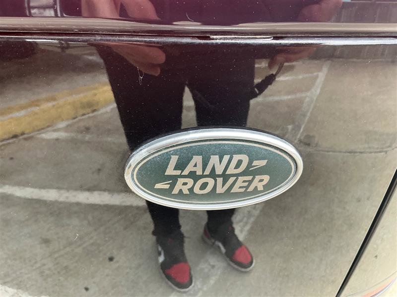 Used 2018 Land Rover Range Rover Velar R-Dynamic SE image 21