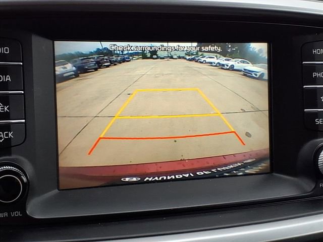 Used 2020 Kia Sorento LX image 29