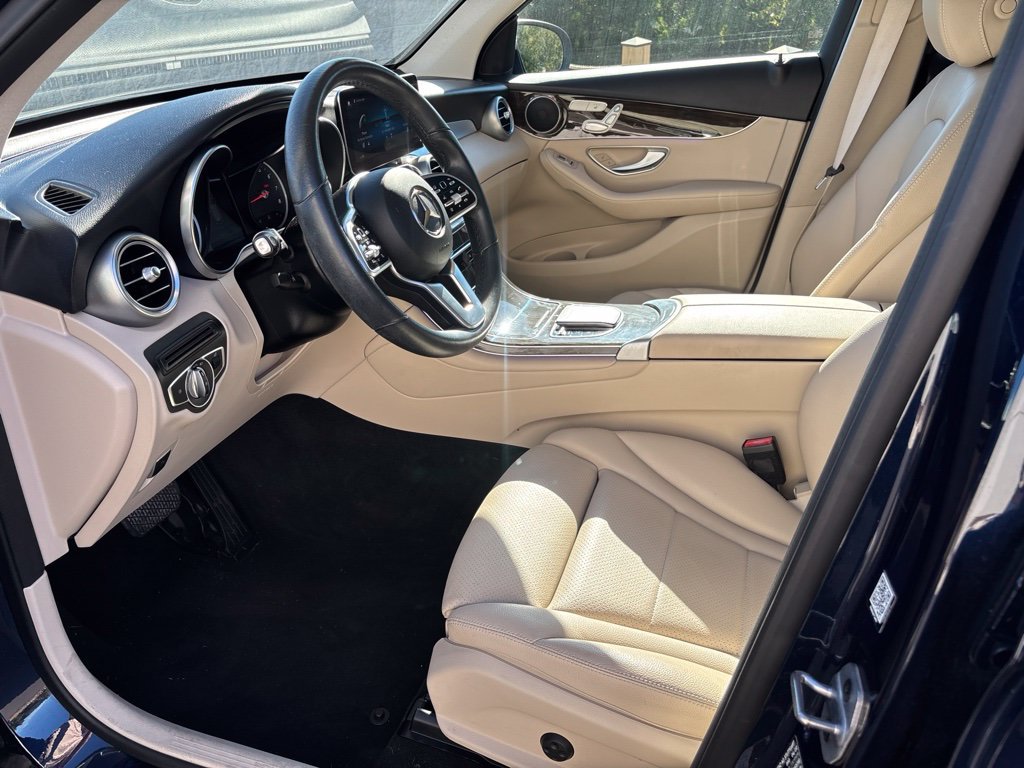 Used 2022 Mercedes-Benz GLC 300 w/ Premium Package Lite image 10