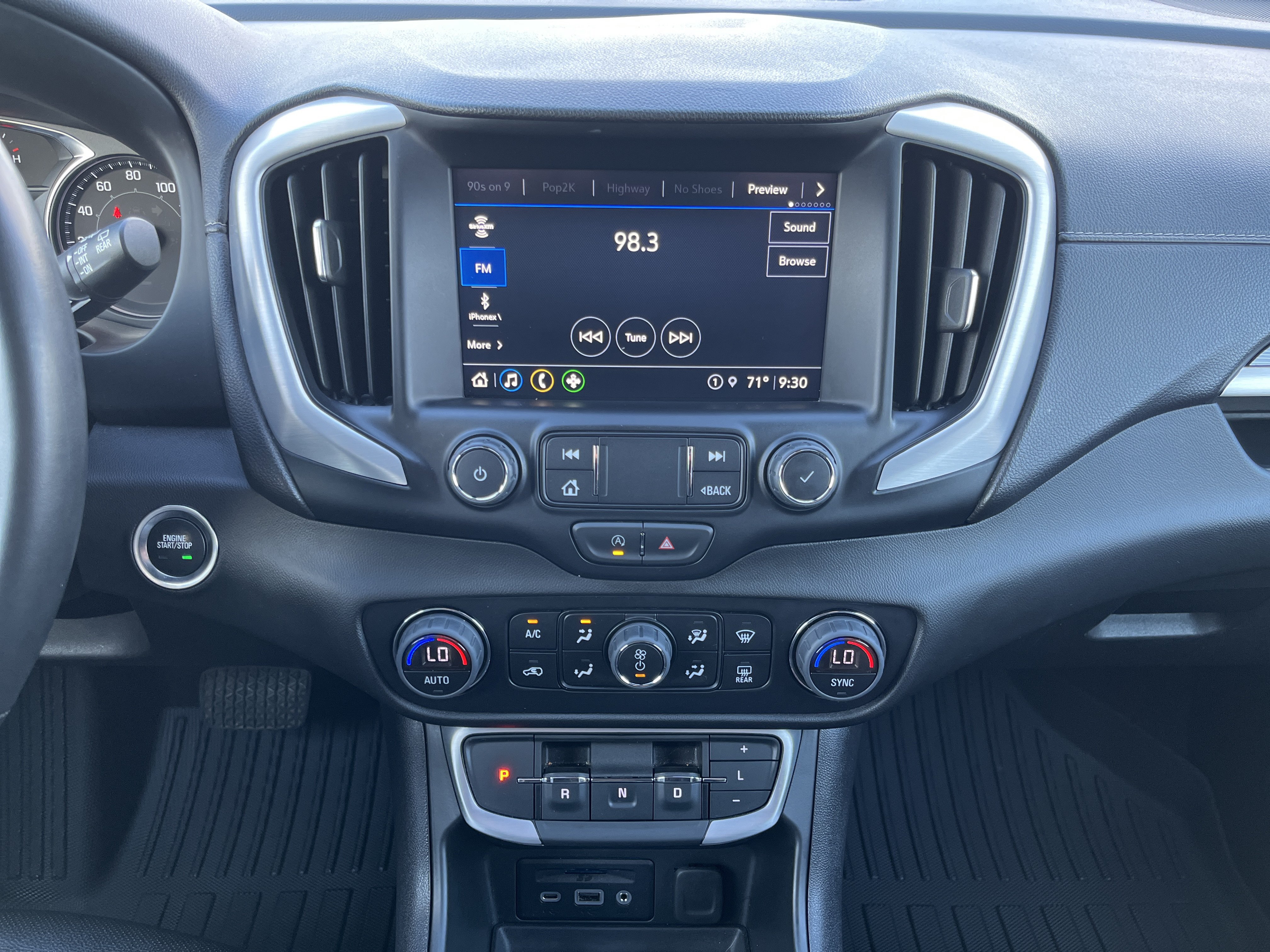 Used 2023 GMC Terrain SLT AWD/4WD image 28