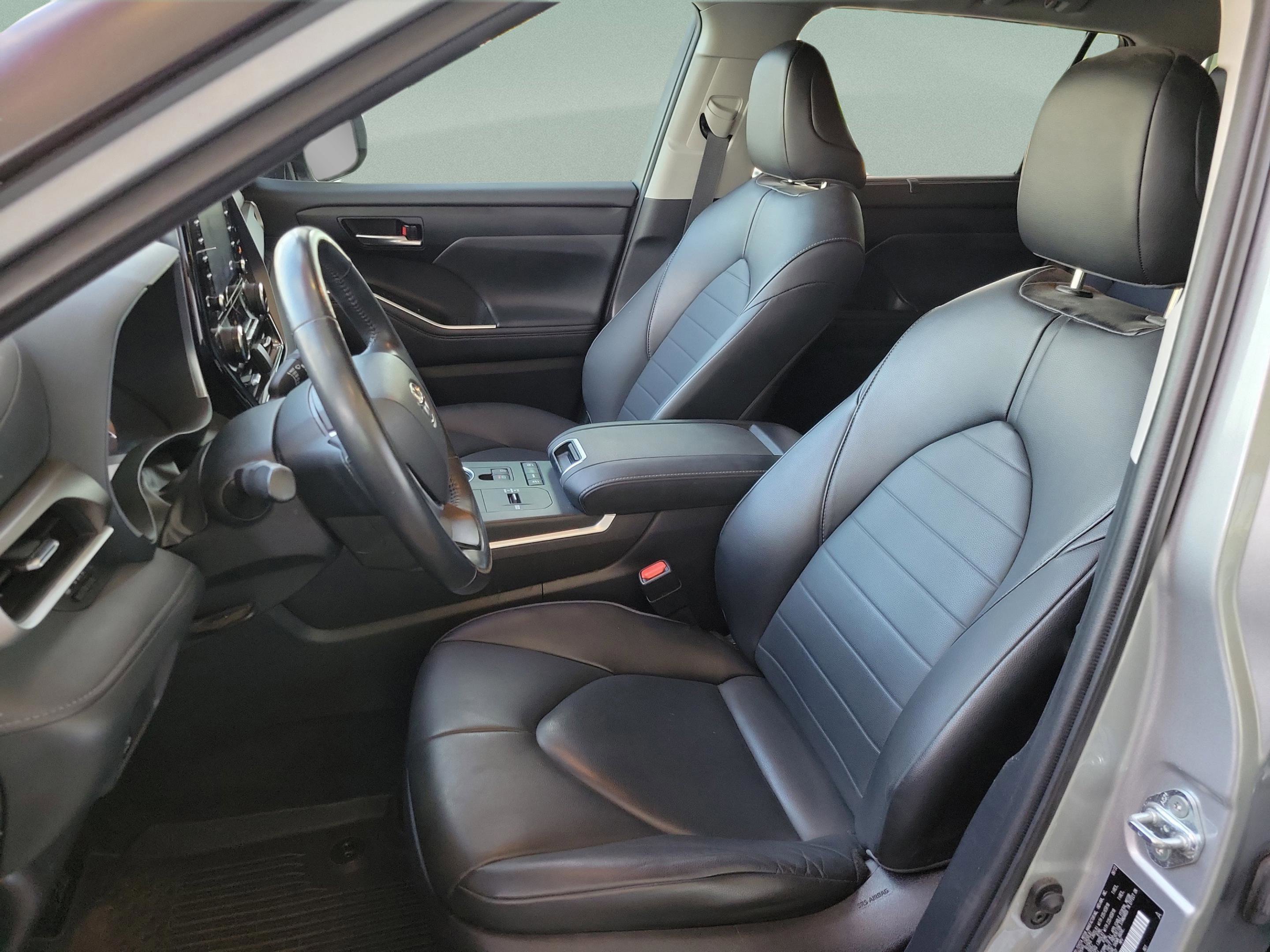 Used 2022 Toyota Highlander XLE image 13