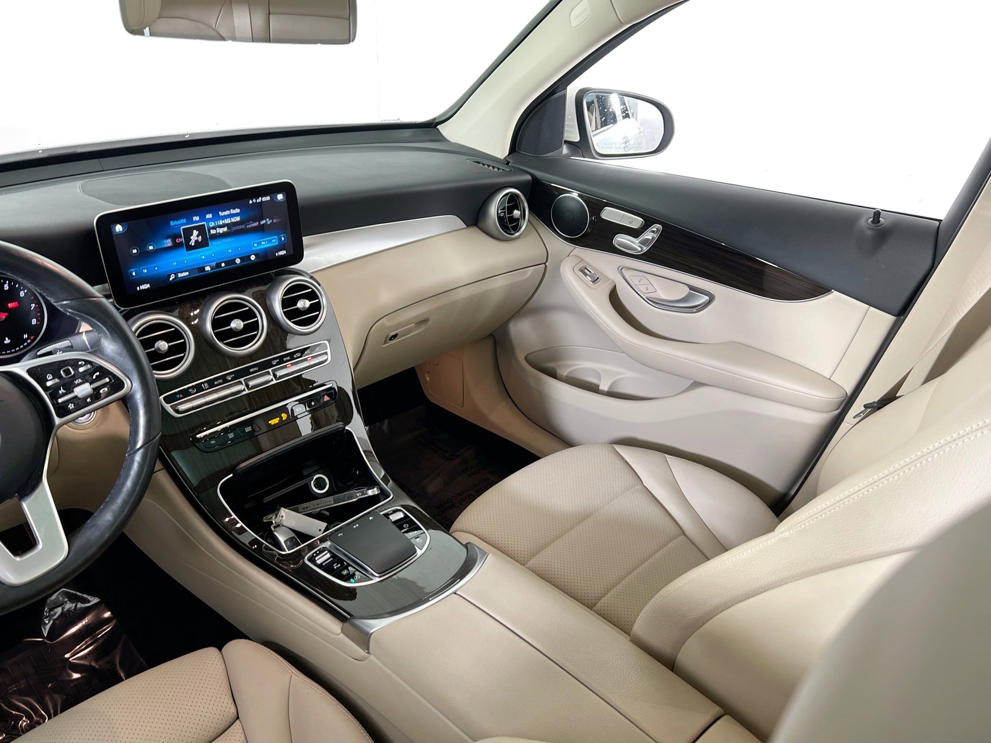 Used 2021 Mercedes-Benz GLC 300 4MATIC image 23