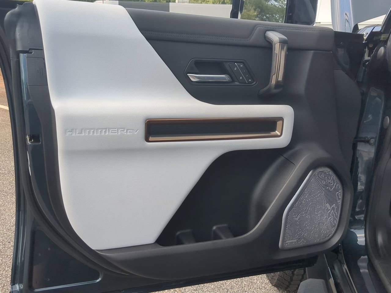 Used 2025 GMC Hummer EV 2X image 23