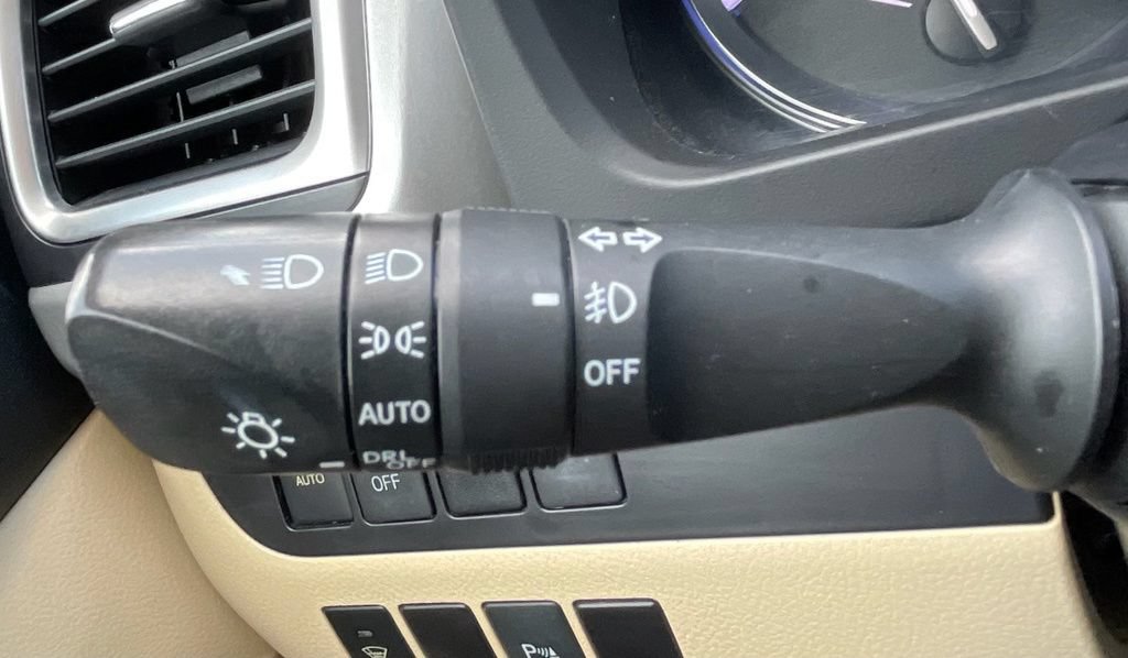 Used 2017 Toyota Highlander Limited FWD image 17
