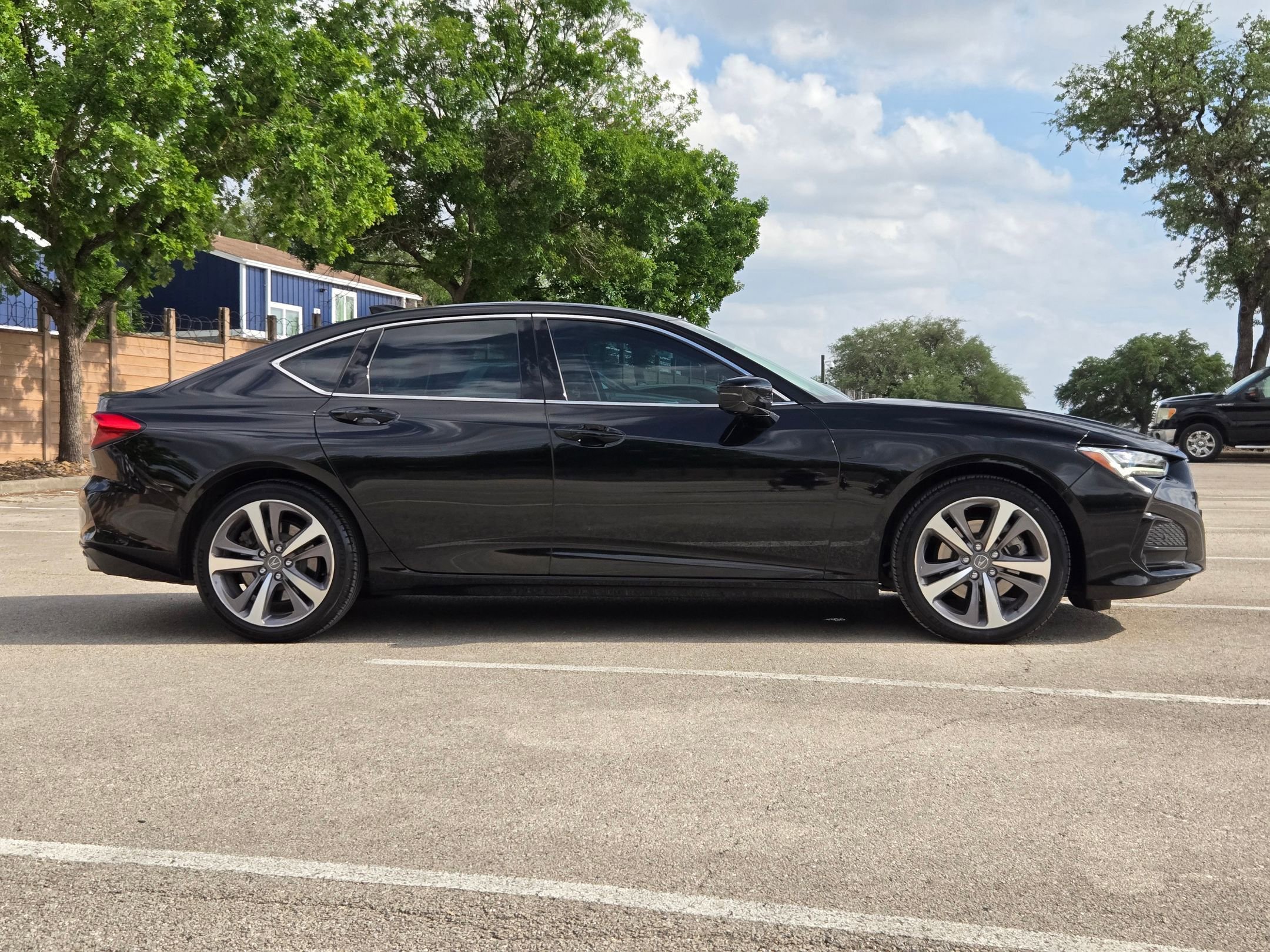 Used 2022 Acura TLX SH-AWD w/ Advance Package image 2
