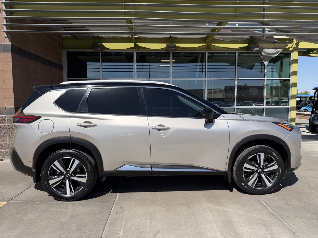 Used 2022 Nissan Rogue Platinum w/ Head-Up Display Package FWD image 9