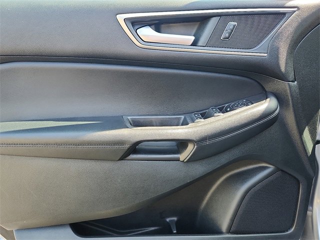 Used 2023 Ford Edge SEL image 11