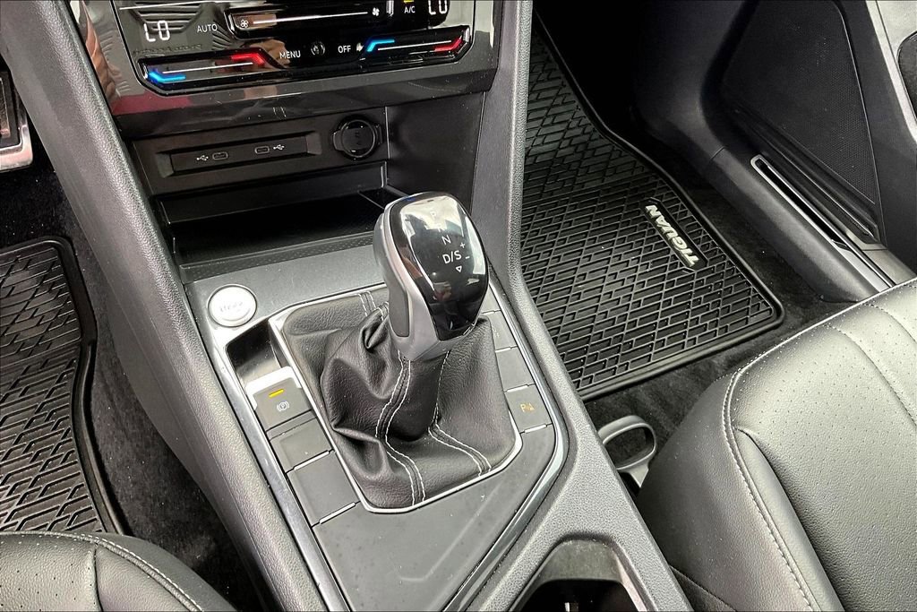 Certified 2023 Volkswagen Tiguan SE R-Line image 28
