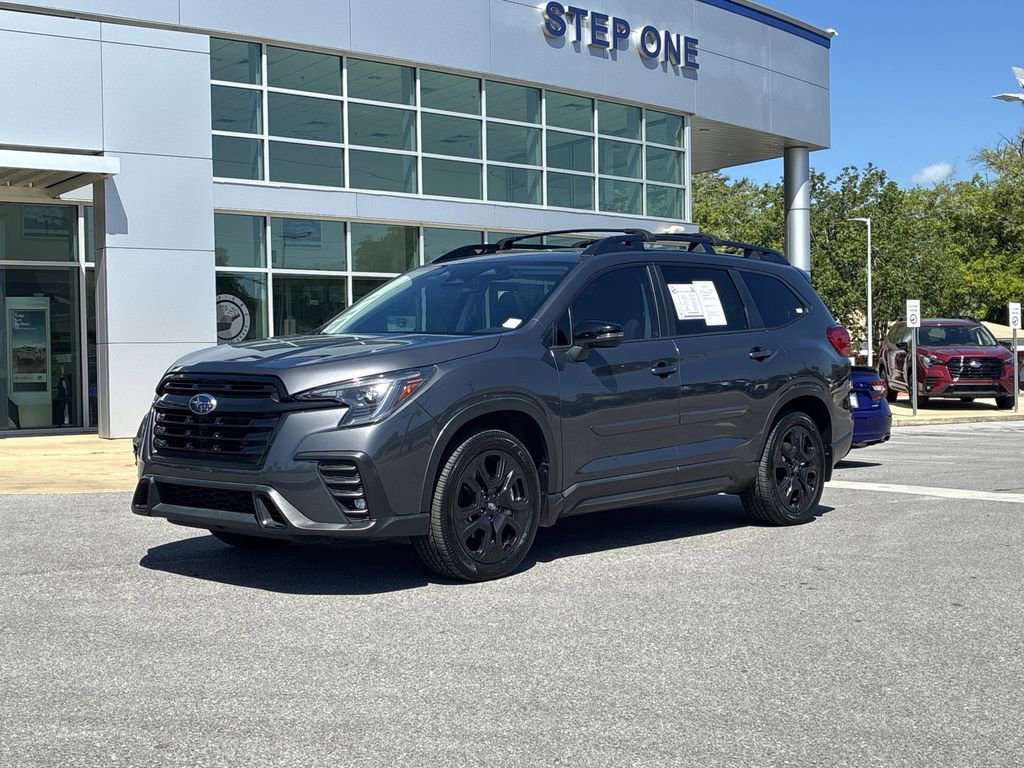 Used 2023 Subaru Ascent Onyx Edition image 2