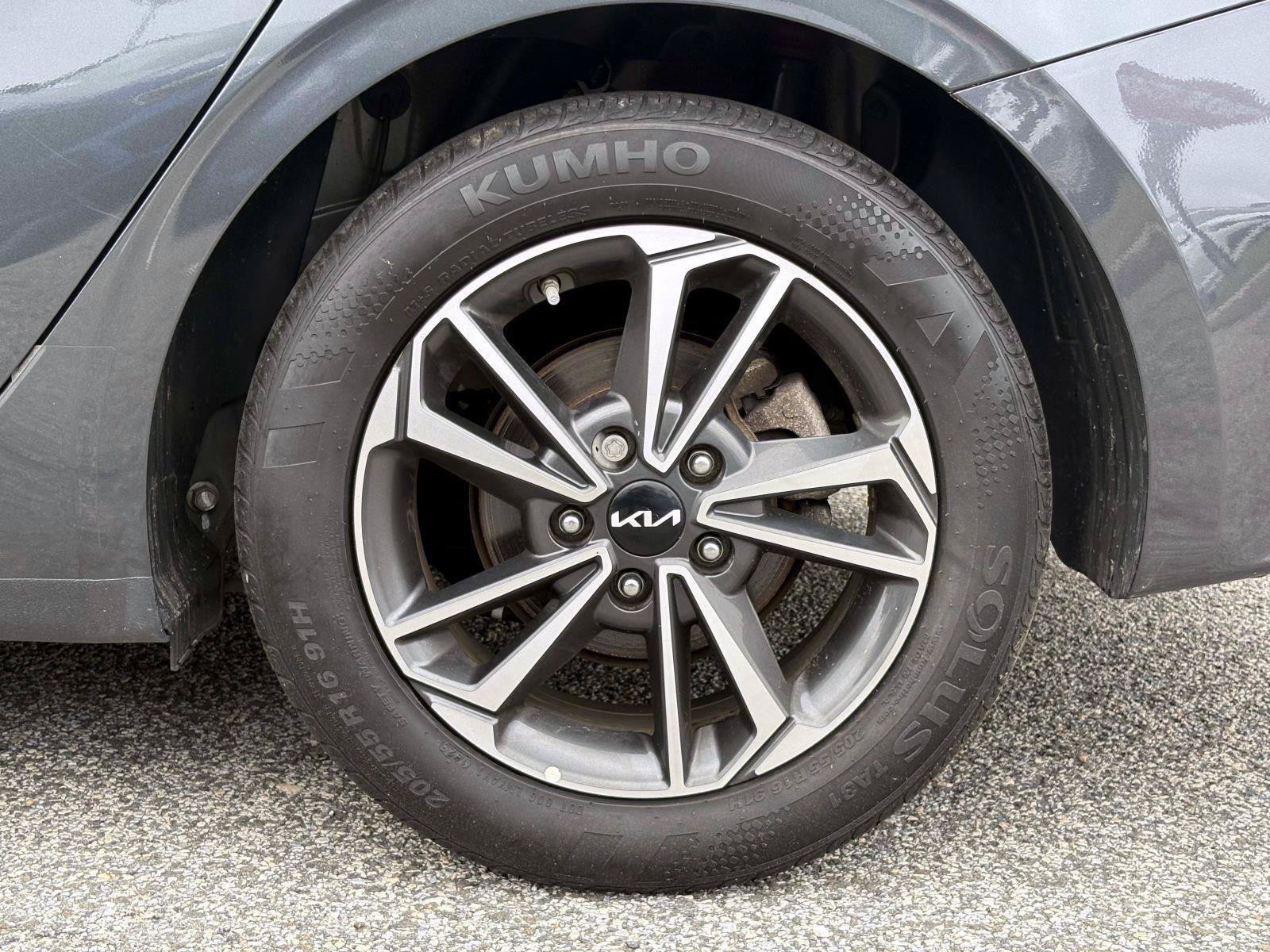 Certified 2023 Kia Forte LXS FWD image 29