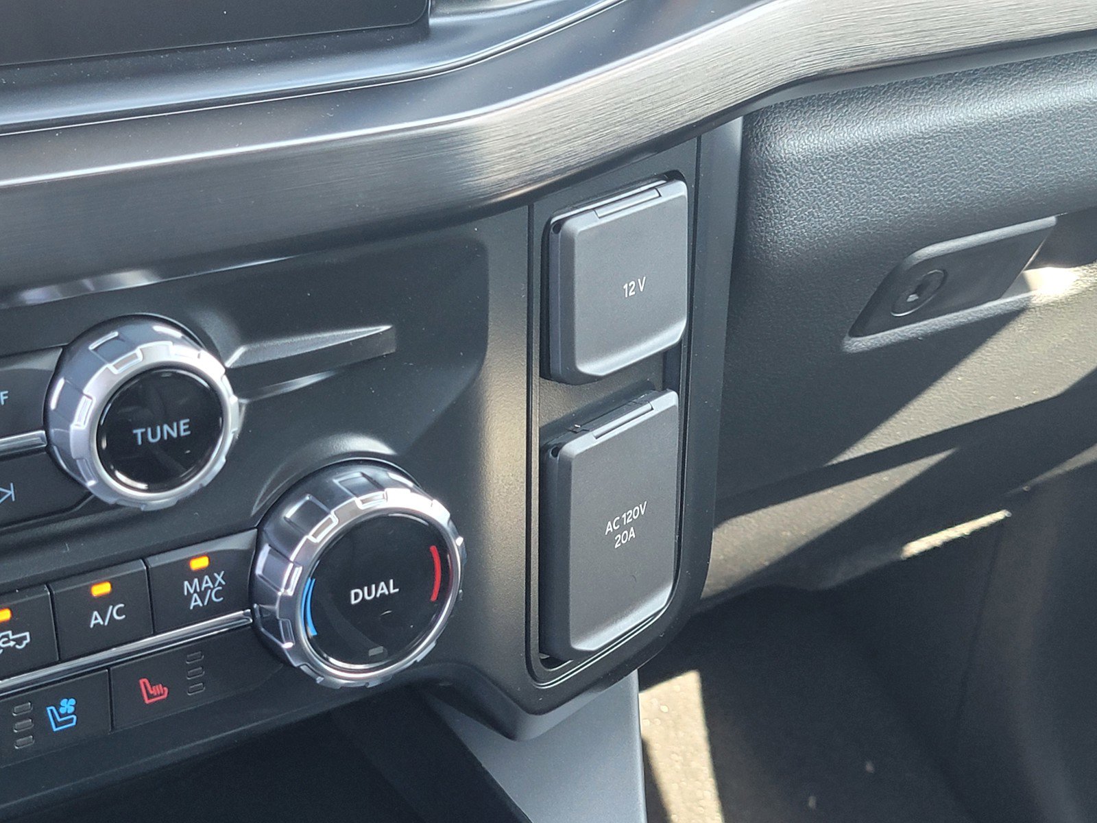 New 2026 Ford F250 Lariat w/ Tremor Off-Road Package image 21