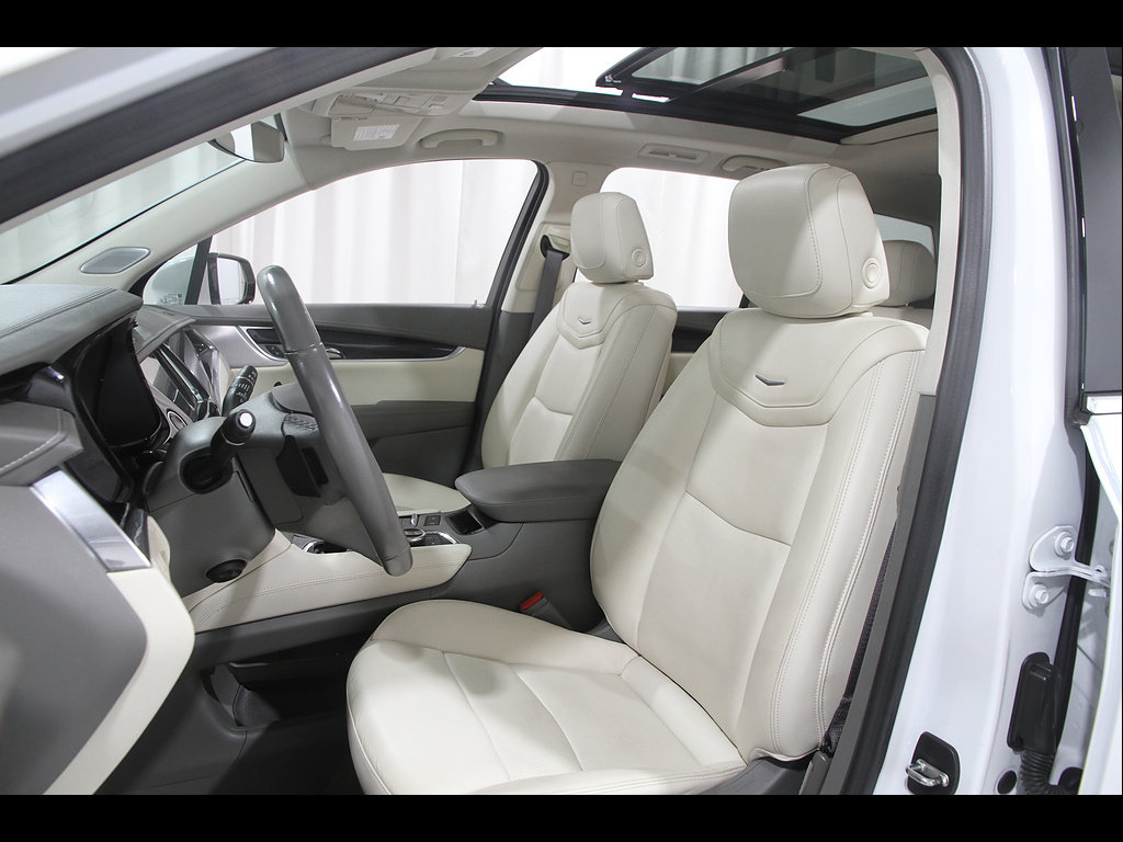 Used 2023 Cadillac XT6 Premium Luxury AWD/4WD image 5