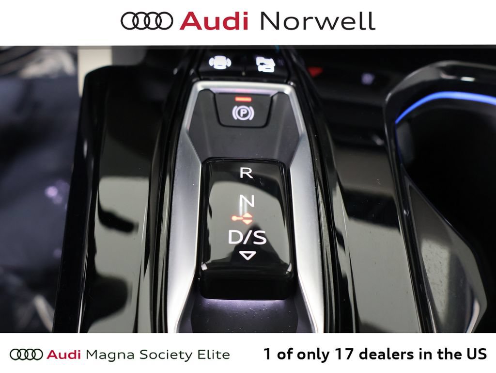 Used 2025 Audi Q5 Premium Plus w/ Premium Plus AWD/4WD image 4