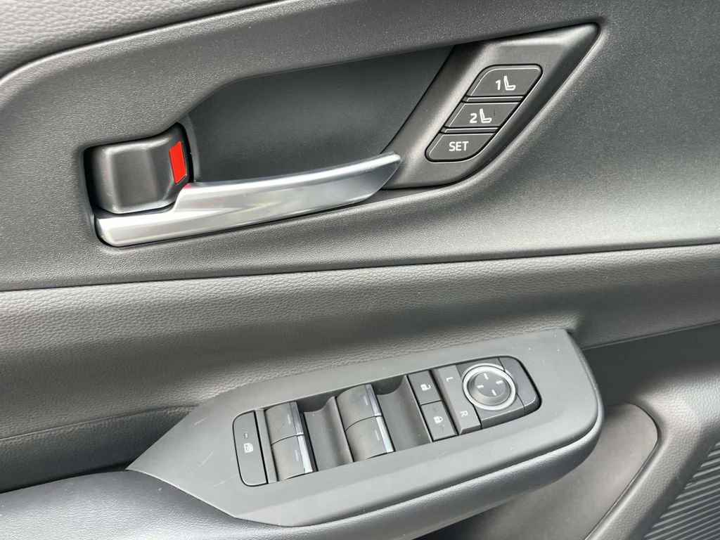 Used 2025 Toyota Prius Plug-In Hybrid w/ Limited Premium Package image 17