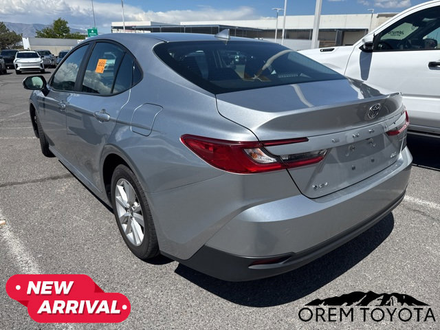 Used 2025 Toyota Camry LE FWD image 13