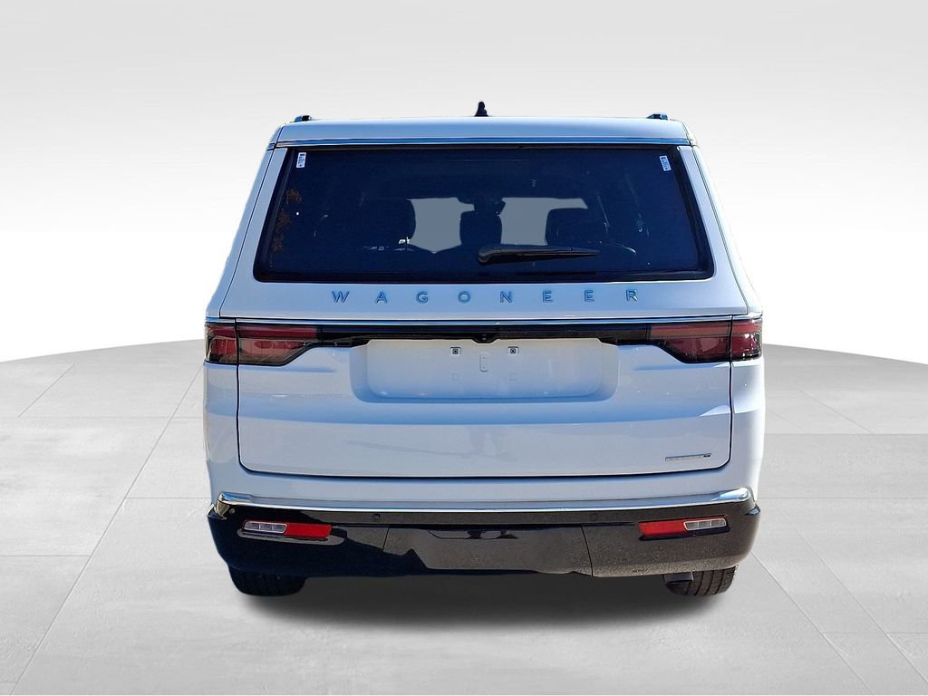 Used 2024 Jeep Wagoneer Series II w/ Flexible Seating Group image 5