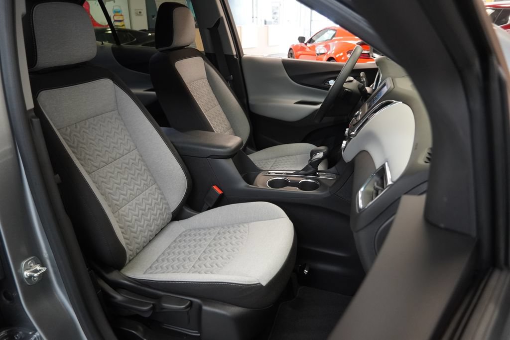 Used 2024 Chevrolet Equinox LS FWD image 35