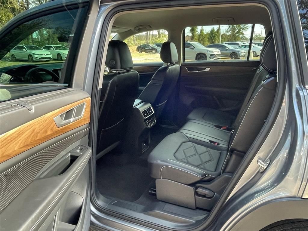 Certified 2025 Volkswagen Atlas SE image 22