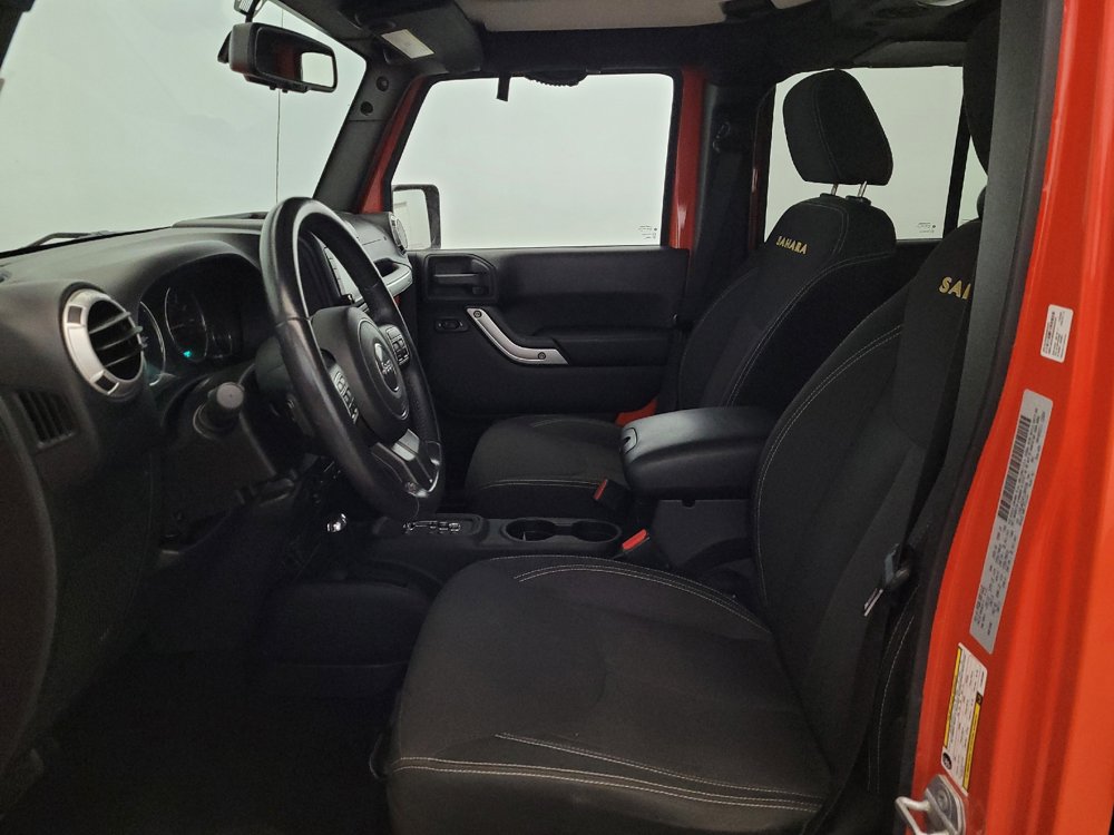 Used 2015 Jeep Wrangler Unlimited Sahara w/ Dual Top Group AWD/4WD image 17