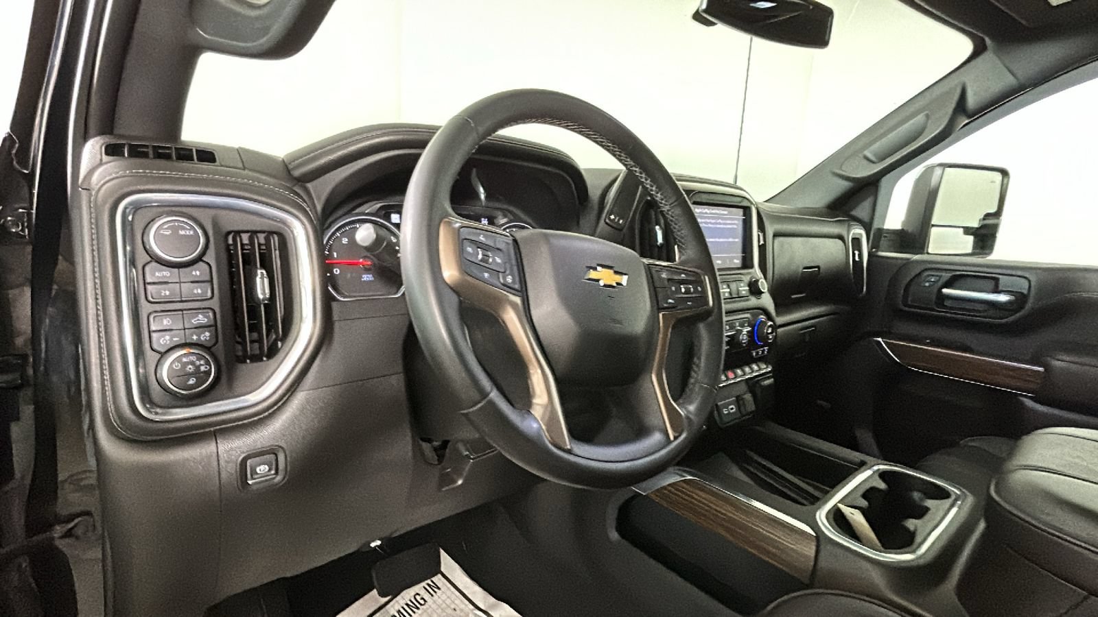 Used 2023 Chevrolet Silverado 2500 High Country w/ Z71 Off-Road Package AWD/4WD image 15