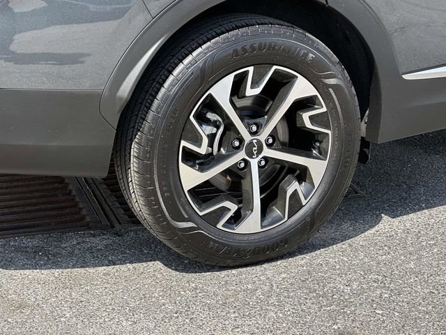 Used 2025 Kia Sportage EX image 30