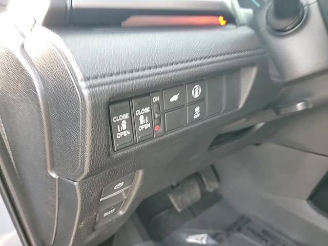 Used 2023 Honda Odyssey Sport image 11