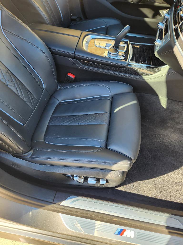 Used 2022 BMW 750i xDrive w/ M Sport Package image 13