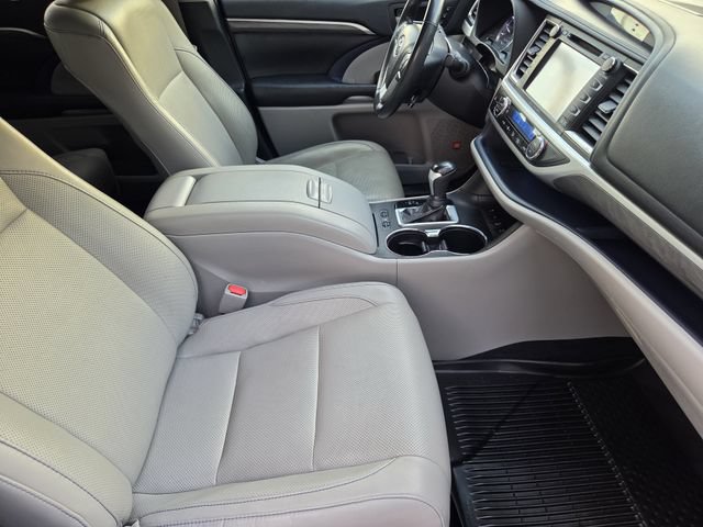 Used 2019 Toyota Highlander Limited AWD/4WD image 12