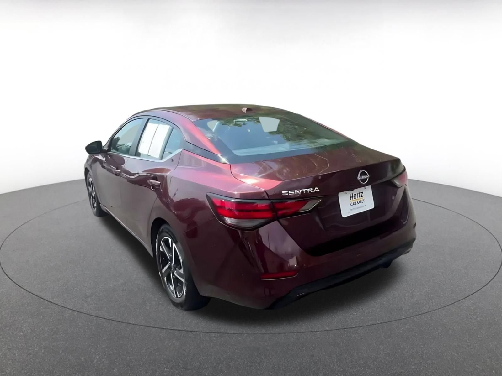 Used 2025 Nissan Sentra SV FWD image 10