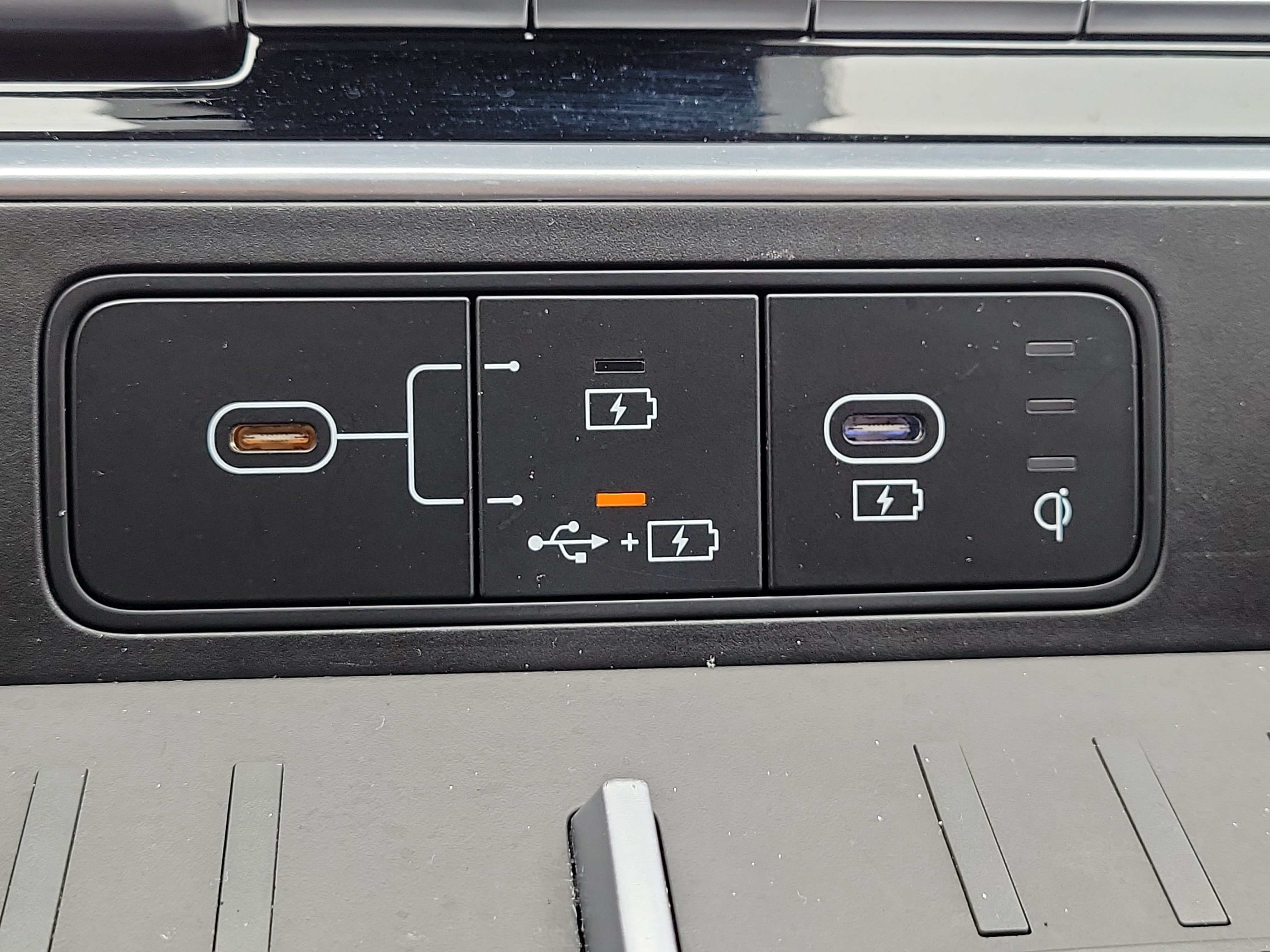 Used 2025 Hyundai Santa Fe SEL AWD/4WD image 28