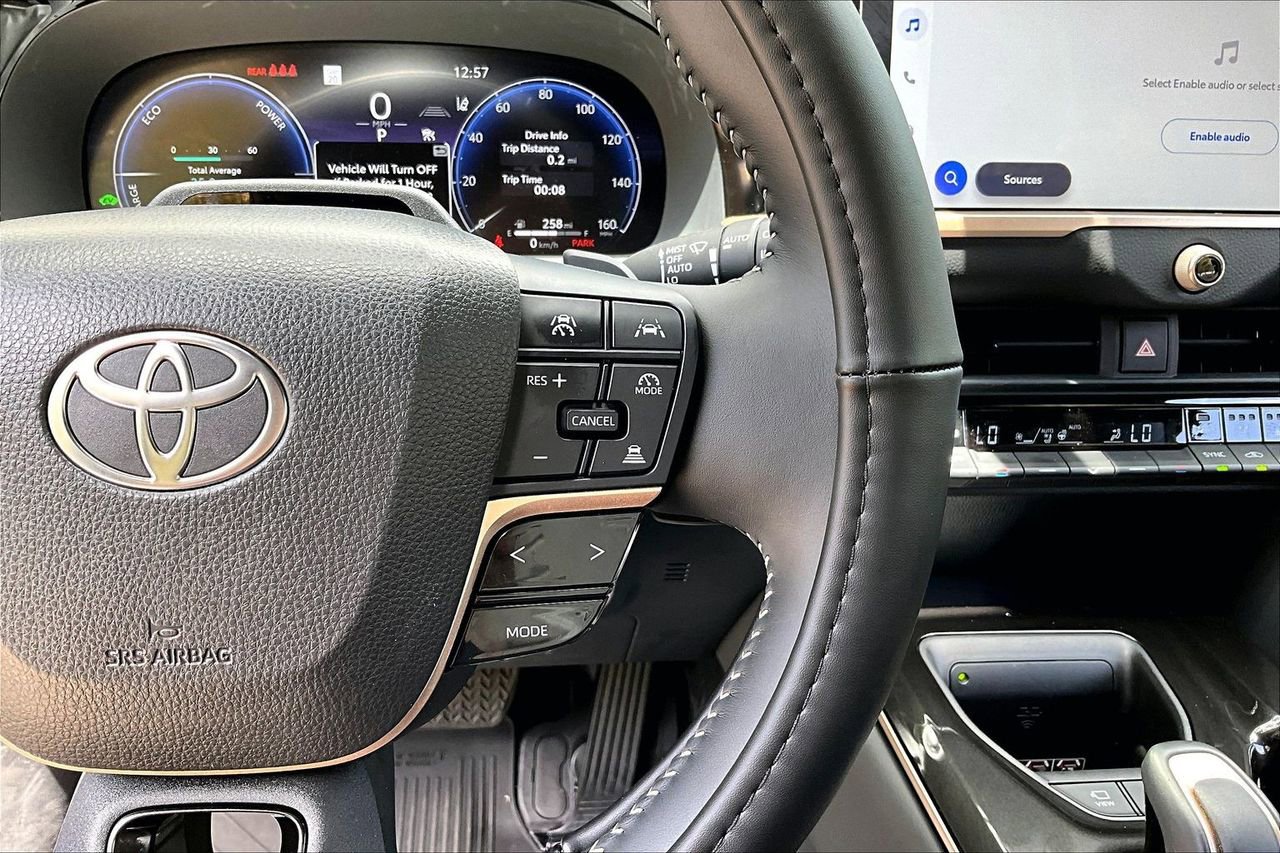 Used 2025 Toyota Crown Signia w/ Advanced Technology Package image 11